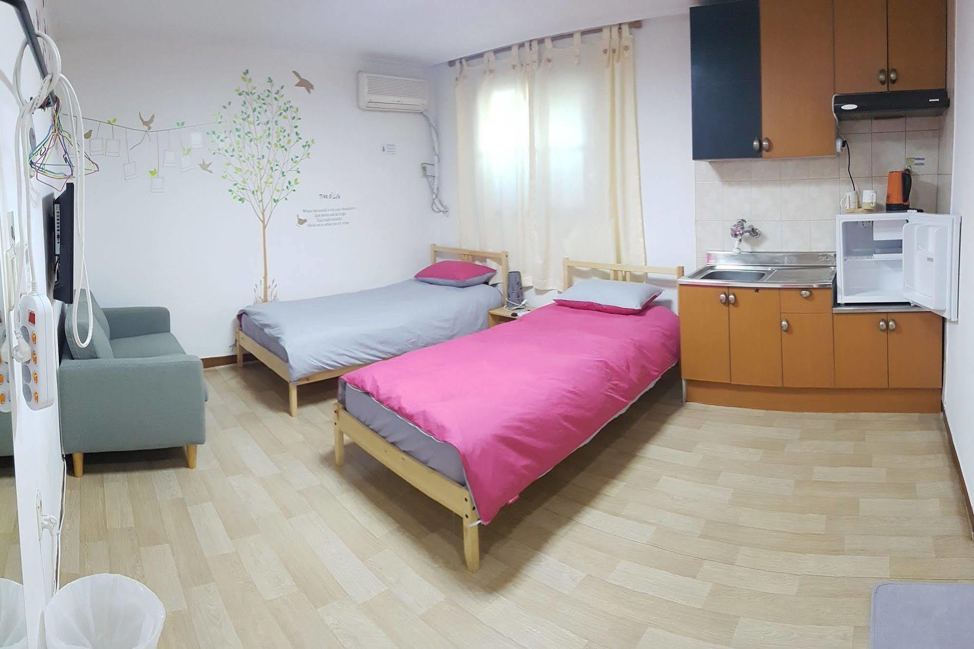 Egg Guesthouse Korea Сеул Екстер'єр фото