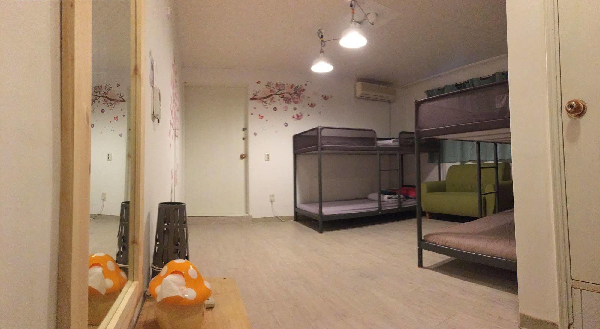 Egg Guesthouse Korea Сеул Екстер'єр фото